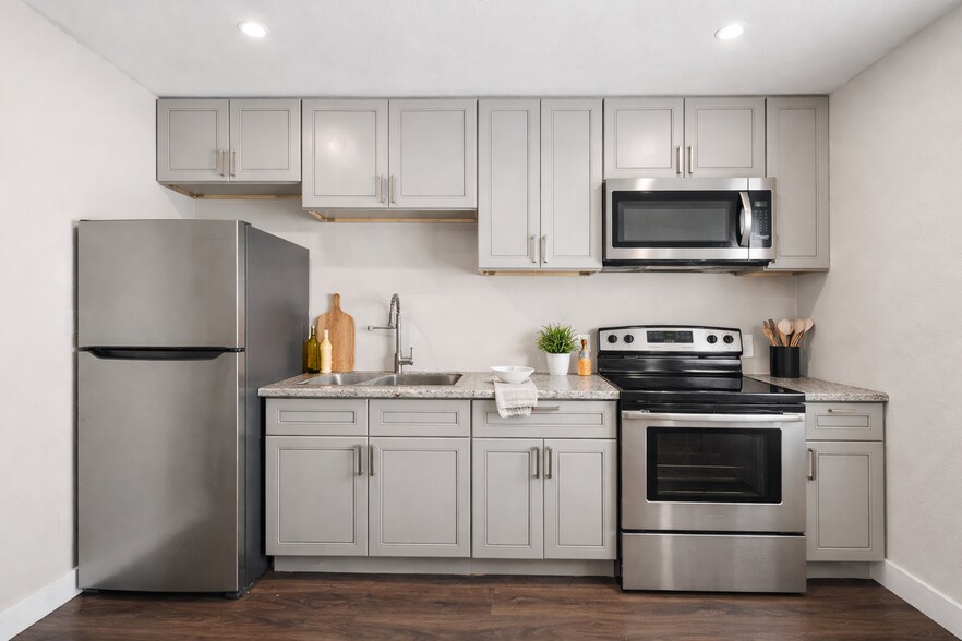 More Photos Of 1811 21st St, Galveston Apartments For Sale