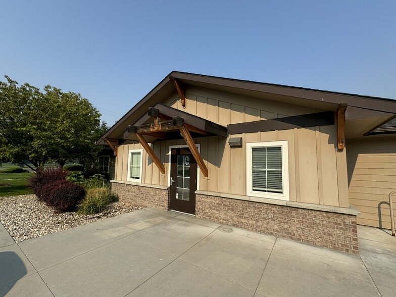 Primary Photo Of 6224 W State St, Boise Veterinarian Kennel For Sale