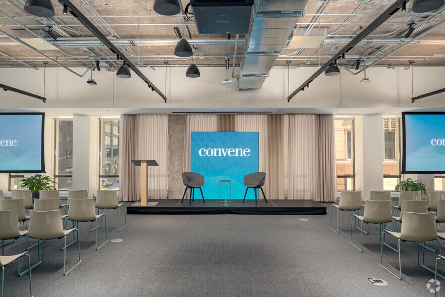More Photos Of 311 W Monroe St, Chicago Coworking Space