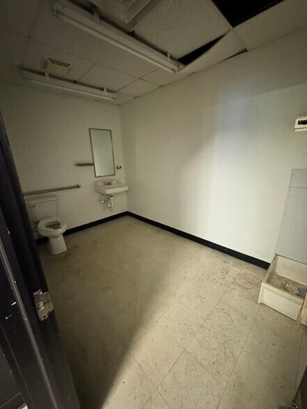 More Photos Of 1651 Blue Ridge Blvd, Troutville Unknown For Lease