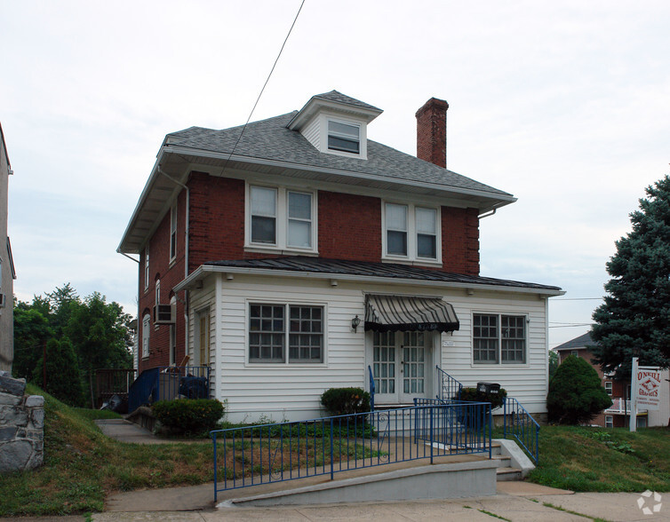 Primary Photo Of 800 Dekalb St, Bridgeport General Retail For Sale