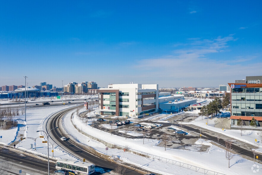 More Photos Of 1950 Rue Maurice-Gauvin, Laval Office For Lease