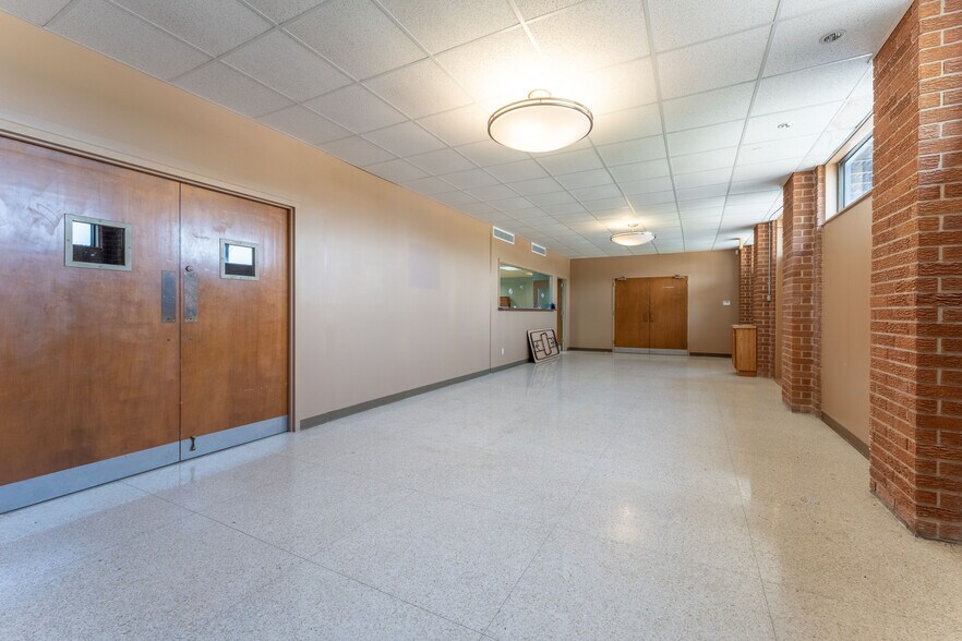 More Photos Of 7370 Chef Menteur Hwy, New Orleans Lodge Meeting Hall For Sale