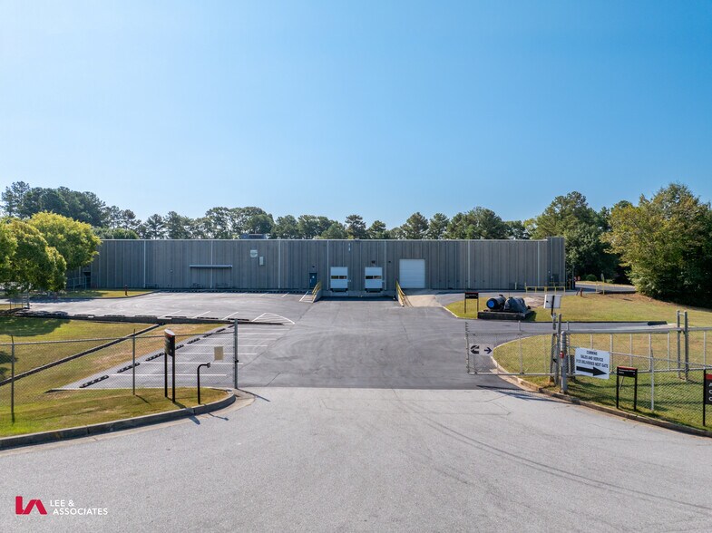 More Photos Of 5125 Highway 85, College Park Warehouse For Sale