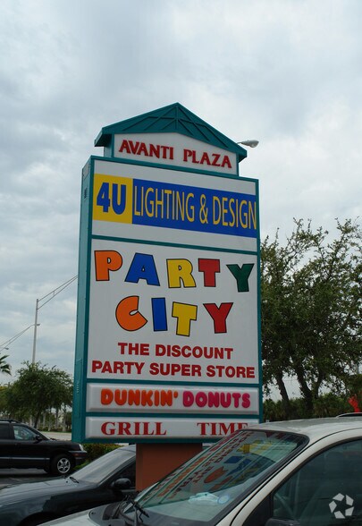 More Photos Of 16101-16173 Biscayne Blvd, North Miami Beach Coworking Space