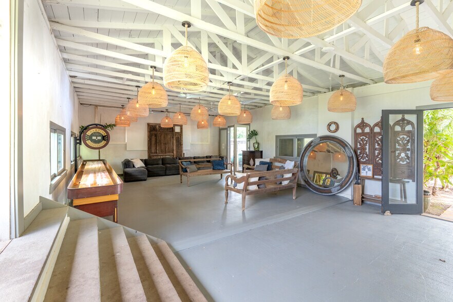 More Photos Of 65 Hana Hwy, Paia Restaurant For Lease