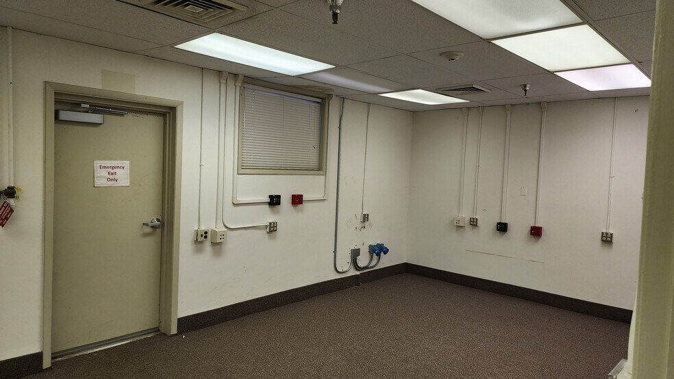 More Photos Of 2765 Salk Ave, Richland Office For Lease