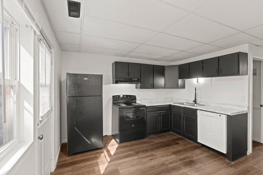 More Photos Of 701 Swan St, West Burlington Multifamily For Sale