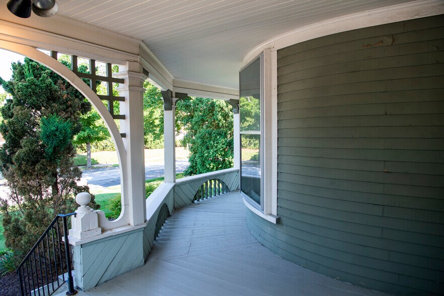 More Photos Of 84 Bay St, Manchester Office Residential For Lease