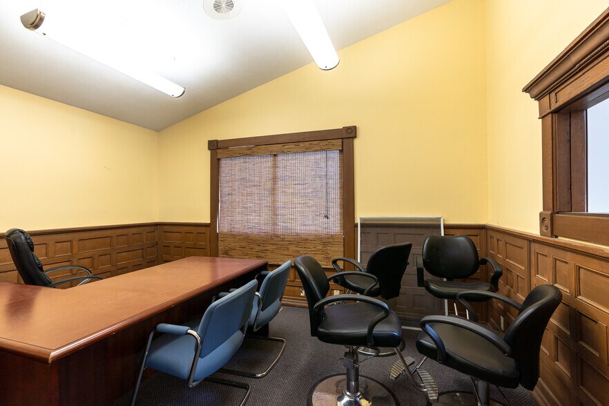 More Photos Of 1089 Sagamore Pky W, West Lafayette Office For Sale