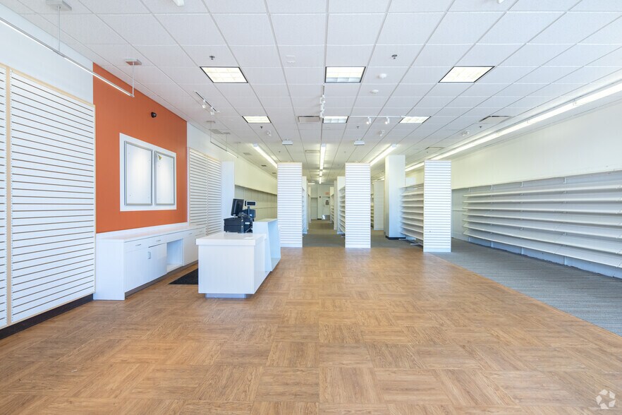 More Photos Of 260 E Rollins Rd, Round Lake Beach Unknown For Lease