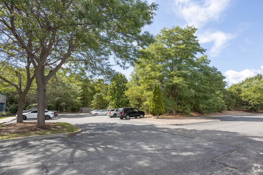 More Photos Of 3275 Veterans Memorial Hwy, Ronkonkoma Unknown For Lease
