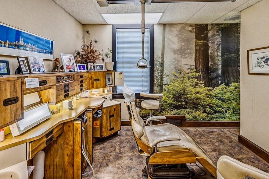 More Photos Of 201 S Weston St, Fountain Inn Office For Sale