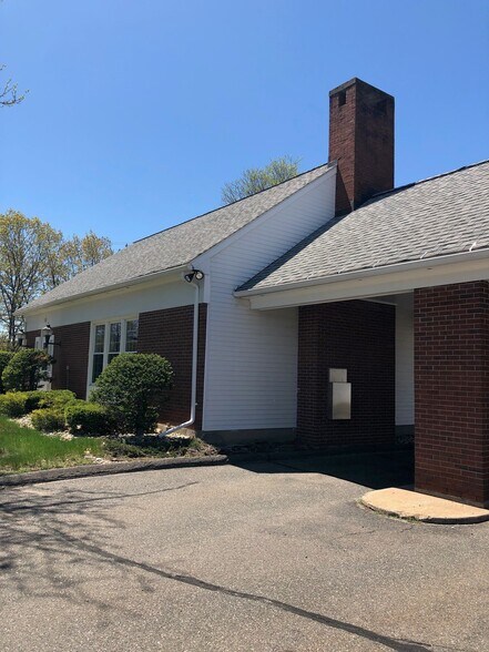 More Photos Of 2133 Poquonock Ave, Windsor Bank For Sale