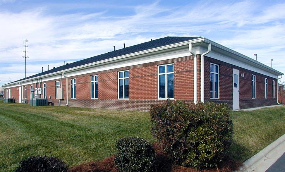 More Photos Of 10027 Park Cedar Dr, Charlotte Medical For Sale