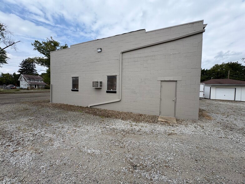 More Photos Of 4964 Yukon St NW, Canton Industrial For Sale