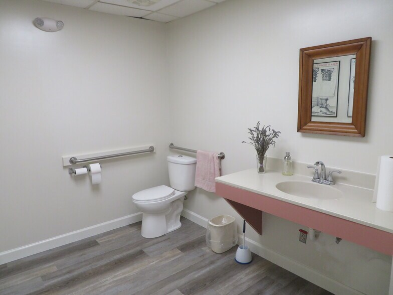 More Photos Of 100 Homestead Ave, Hillsboro Warehouse For Sale