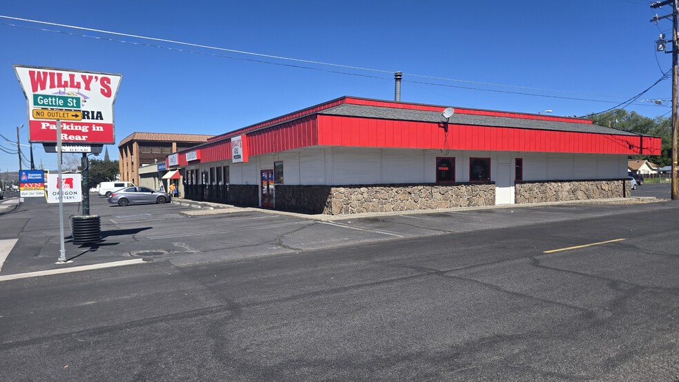 More Photos Of 4535-4545 S 6th St, Klamath Falls Restaurant For Sale
