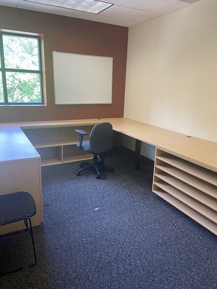 More Photos Of 94 River Rd, Hudson Distribution For Sale