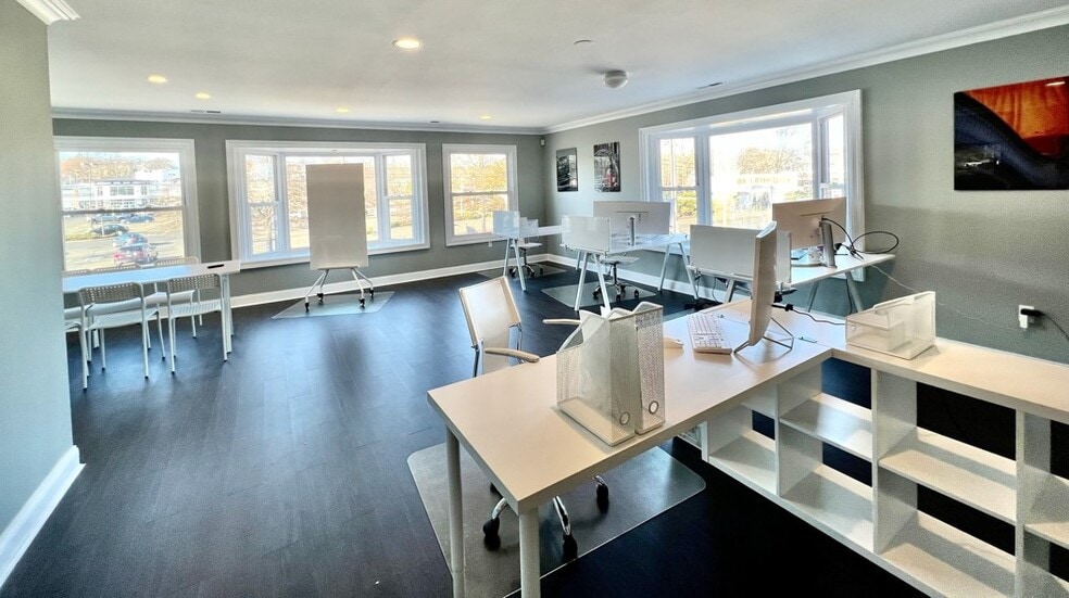 More Photos Of 735-737 Villa Ave, Fairfield Storefront Retail Office For Lease
