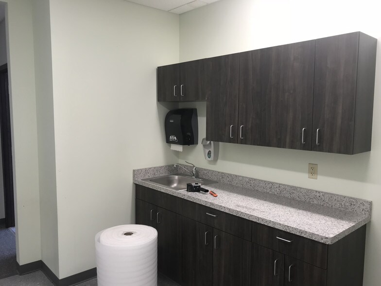 More Photos Of 401 E Conde St, Janesville Warehouse For Sale