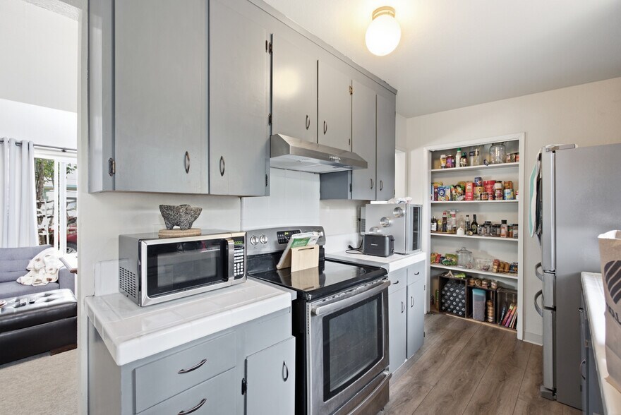 More Photos Of 1584 Chanticleer Ave, Santa Cruz Apartments For Sale