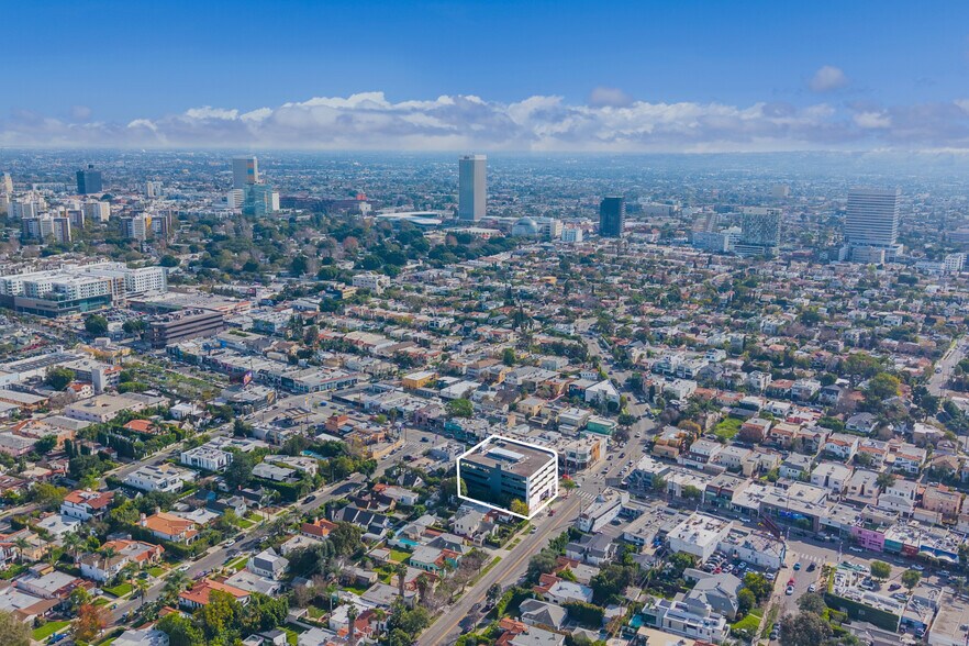 More Photos Of 8065-8075 W 3rd St, Los Angeles Loft Creative Space For Lease