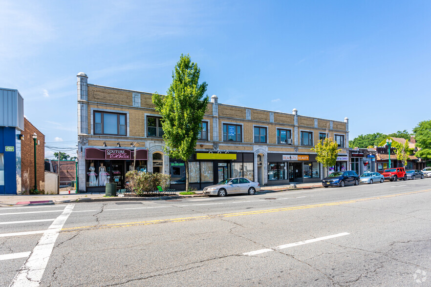 Primary Photo Of 406-416 Cedar Ln, Teaneck Storefront Retail Office For Lease