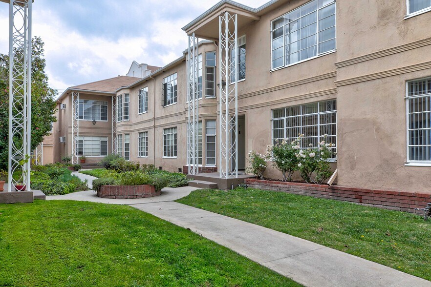 More Photos Of 123-129 N Jackson St, Glendale Apartments For Sale