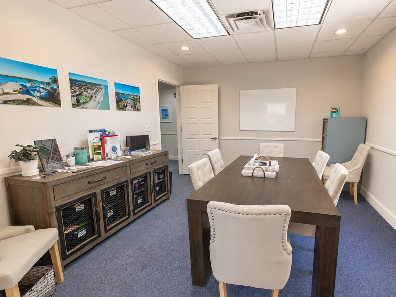 More Photos Of 1555 Indian River Blvd, Vero Beach Medical For Lease