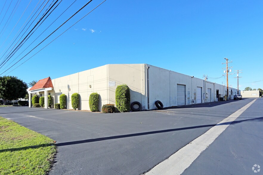 More Photos Of 3615-3633 W Warner Ave, Santa Ana Warehouse For Lease