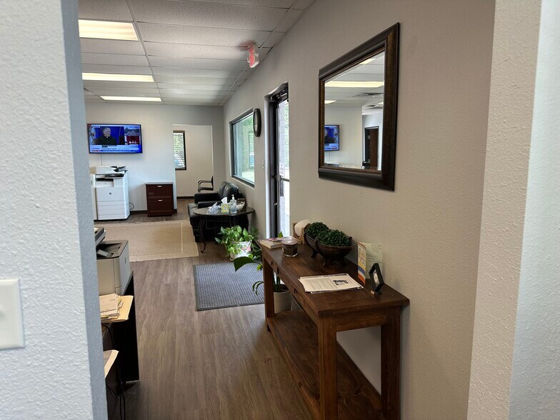 More Photos Of 1705 N Main St, Cleburne Auto Dealership For Lease
