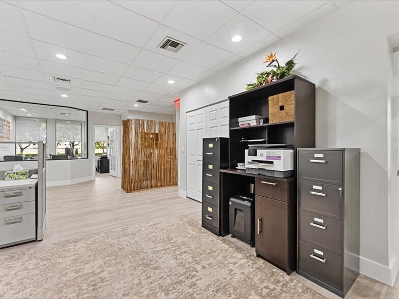 More Photos Of 2295 NW Corporate Blvd, Boca Raton Office Residential For Lease