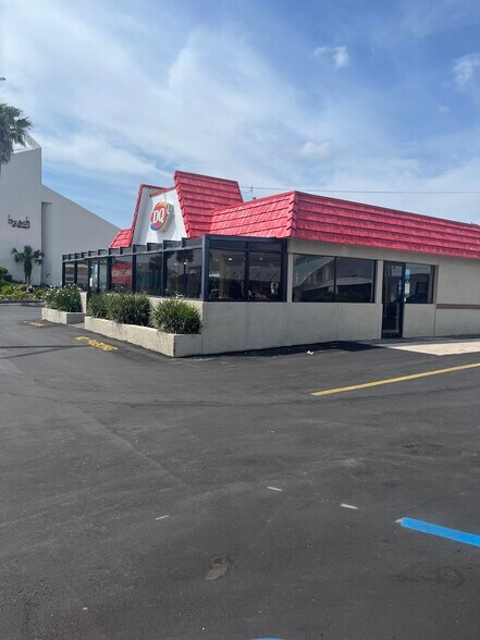 More Photos Of 902 3rd St N, Jacksonville Beach Fast Food For Sale