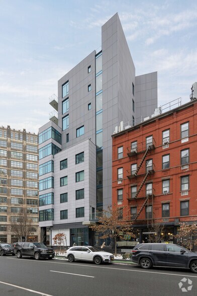 More Photos Of 219 Hudson St, New York Apartments For Lease