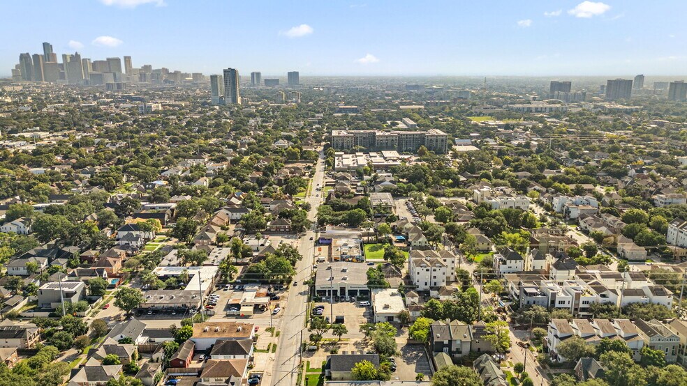 More Photos Of 1901 W Alabama St, Houston Freestanding For Sale