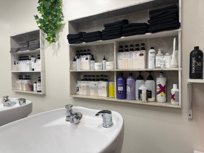 More Photos Of 443-457 W Foothill Blvd, Monrovia Storefront Retail Office For Lease