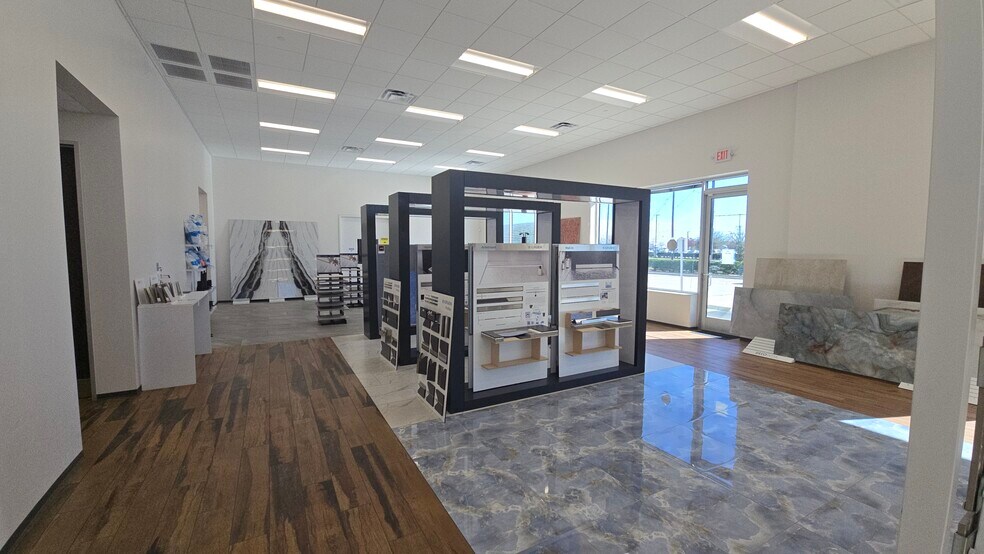 More Photos Of 5870 W Fuqua St, Houston Distribution For Lease