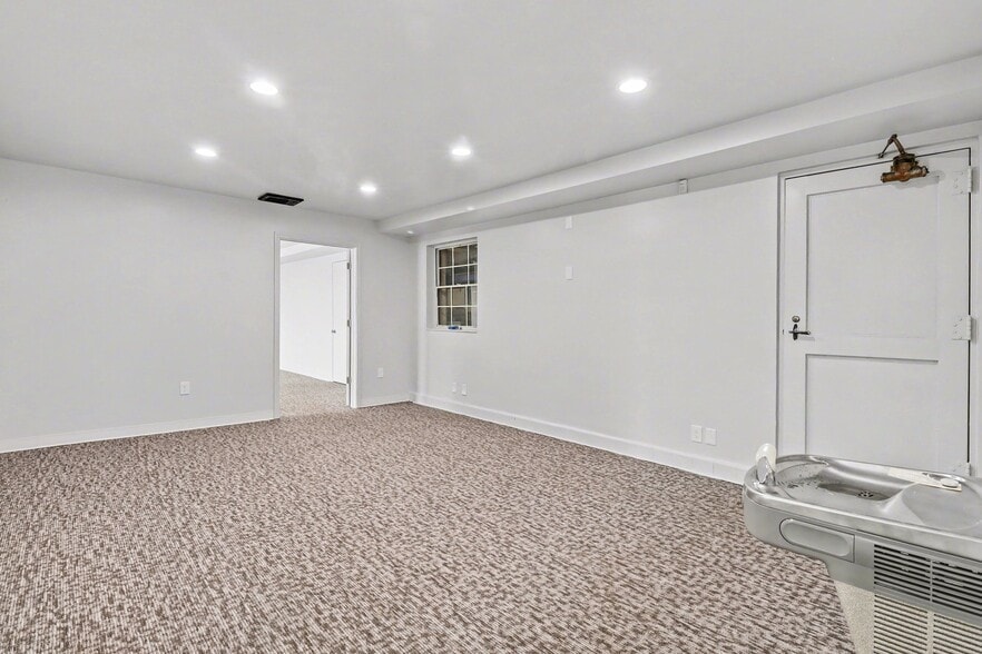 More Photos Of 20210 Sherwood St, Detroit Warehouse For Sale