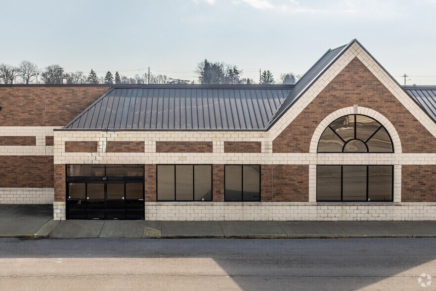 More Photos Of 3201 N Ridge Rd E, Ashtabula Freestanding For Lease