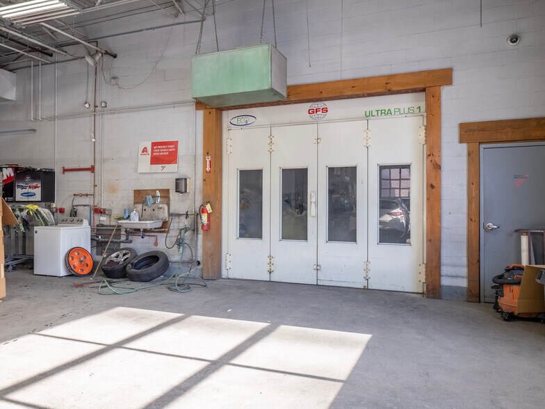 More Photos Of 52 Newtown Rd, Danbury General Retail For Sale