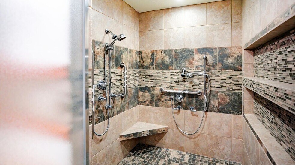 More Photos Of 352 MO-245, Dadeville Horse Stables For Sale