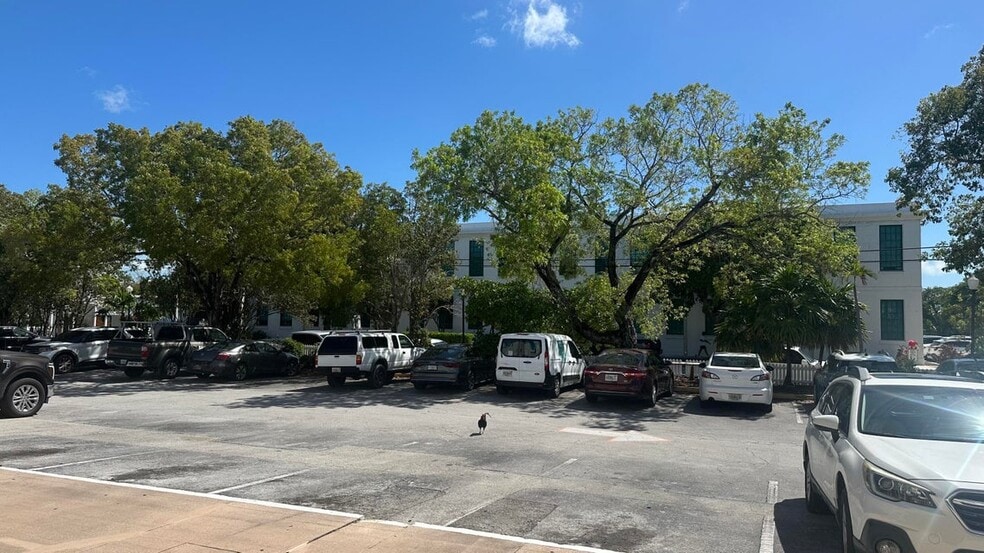 More Photos Of 1075 Duval St, Key West Apartments For Lease