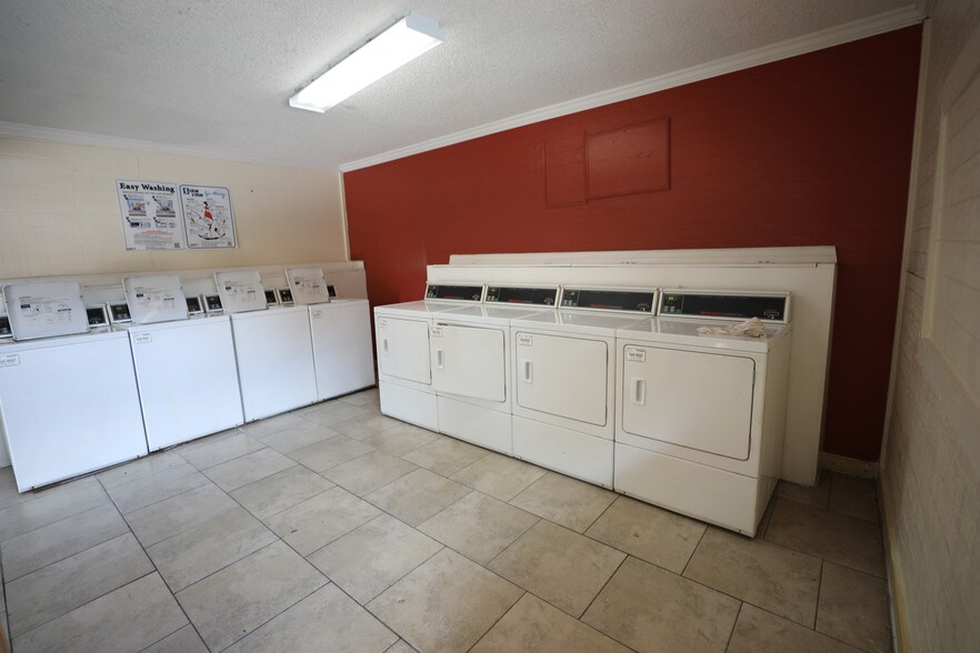 More Photos Of 701 Preston, Pasadena Apartments For Sale