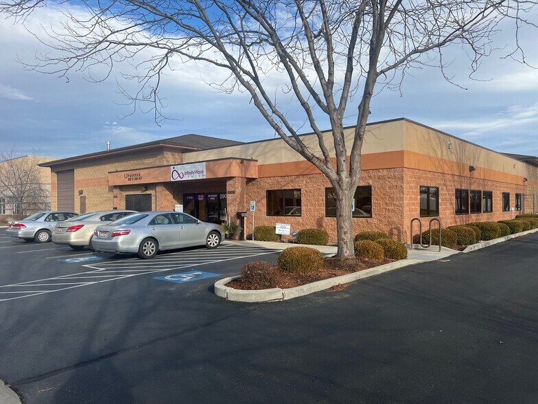 More Photos Of 2902-2906 S Featherly Way, Boise Warehouse For Lease