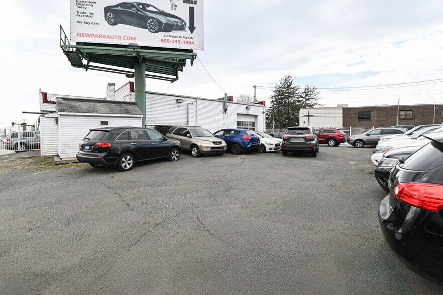 More Photos Of 385 New Park Ave, Hartford Auto Repair For Sale