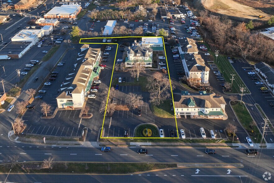 More Photos Of 604 S King St, Leesburg Office For Sale