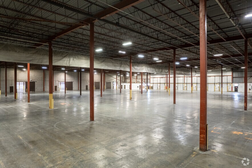 More Photos Of 2 Colony Ct, Brampton Warehouse For Sale