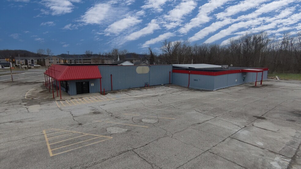 More Photos Of 425 Camden Rd, Huntington Drugstore For Sale