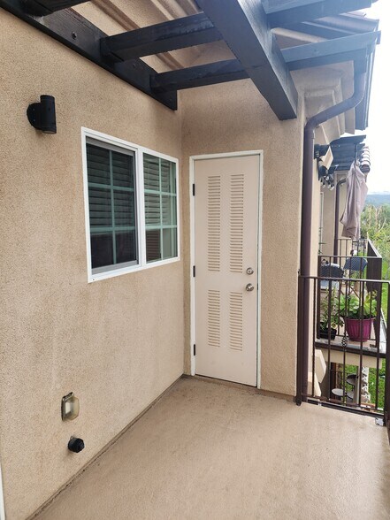 More Photos Of 1378-1380 Patricia Ave, Simi Valley Apartments For Sale